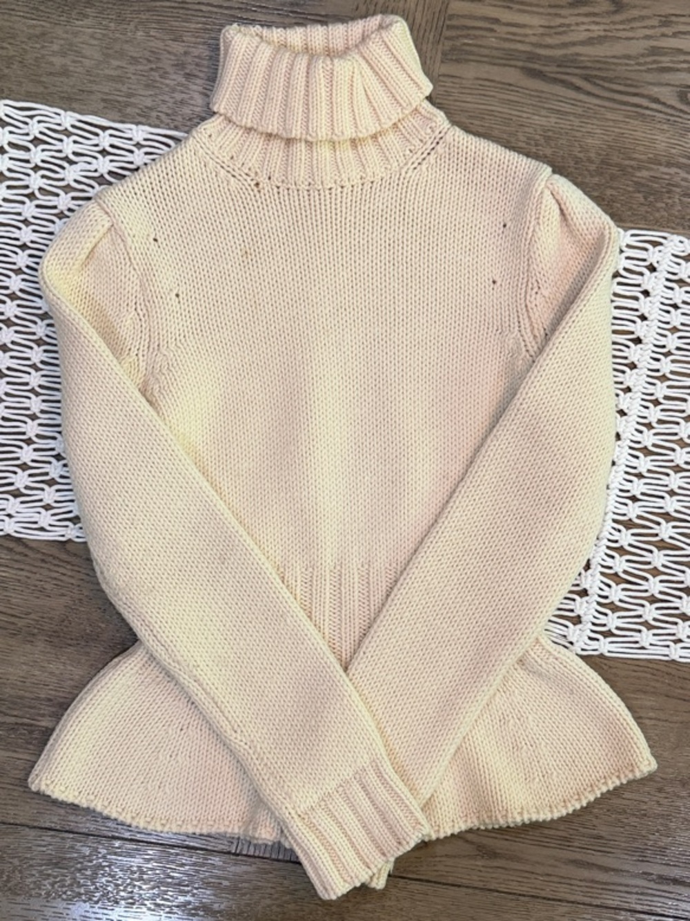 Vintage Iris Singer 100% Merino Wool Cream Fitted Waist Turtleneck Sweater